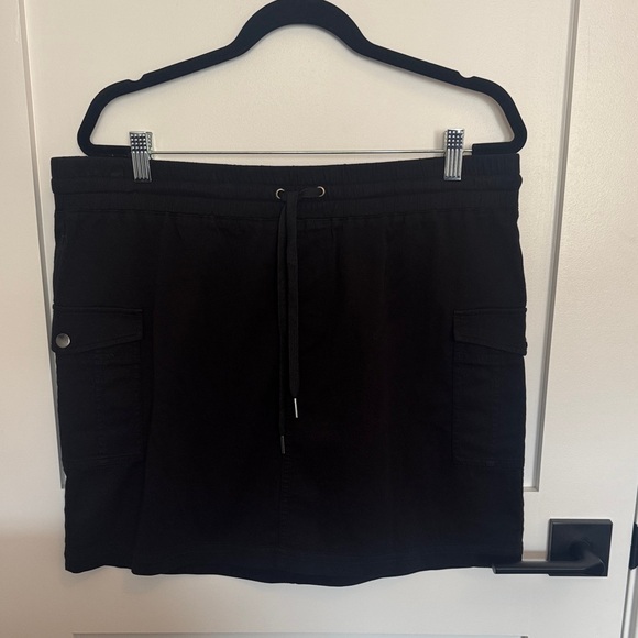 Threads 4 Thought Dresses & Skirts - New Threads 4 Thought Black cargo Mini Skirt, NWT, SZ xl